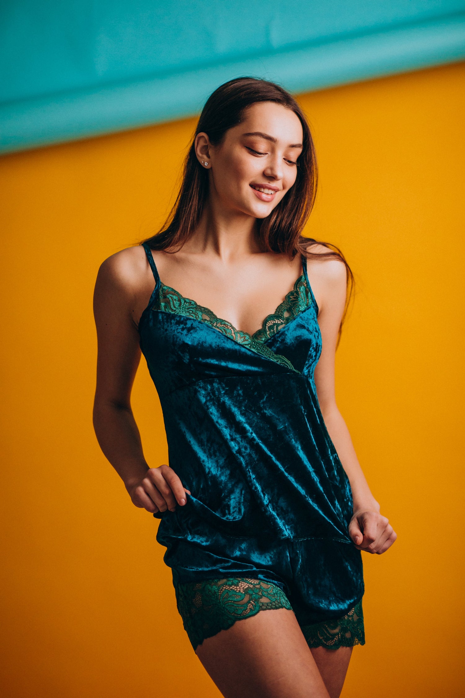 NIGHTIE,S
